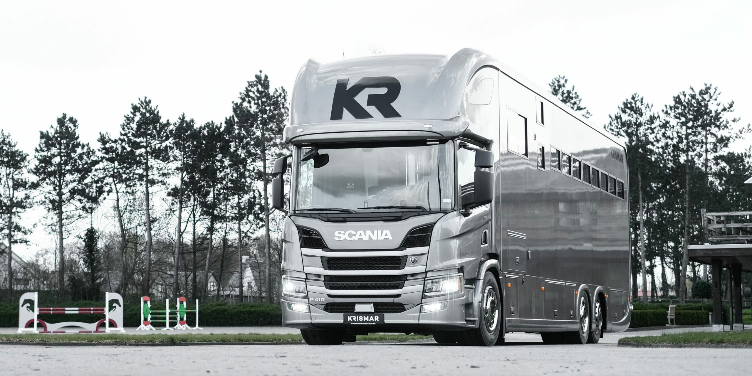 Krismar horsetruck professional paardenvrachtwagen in grijze kleur