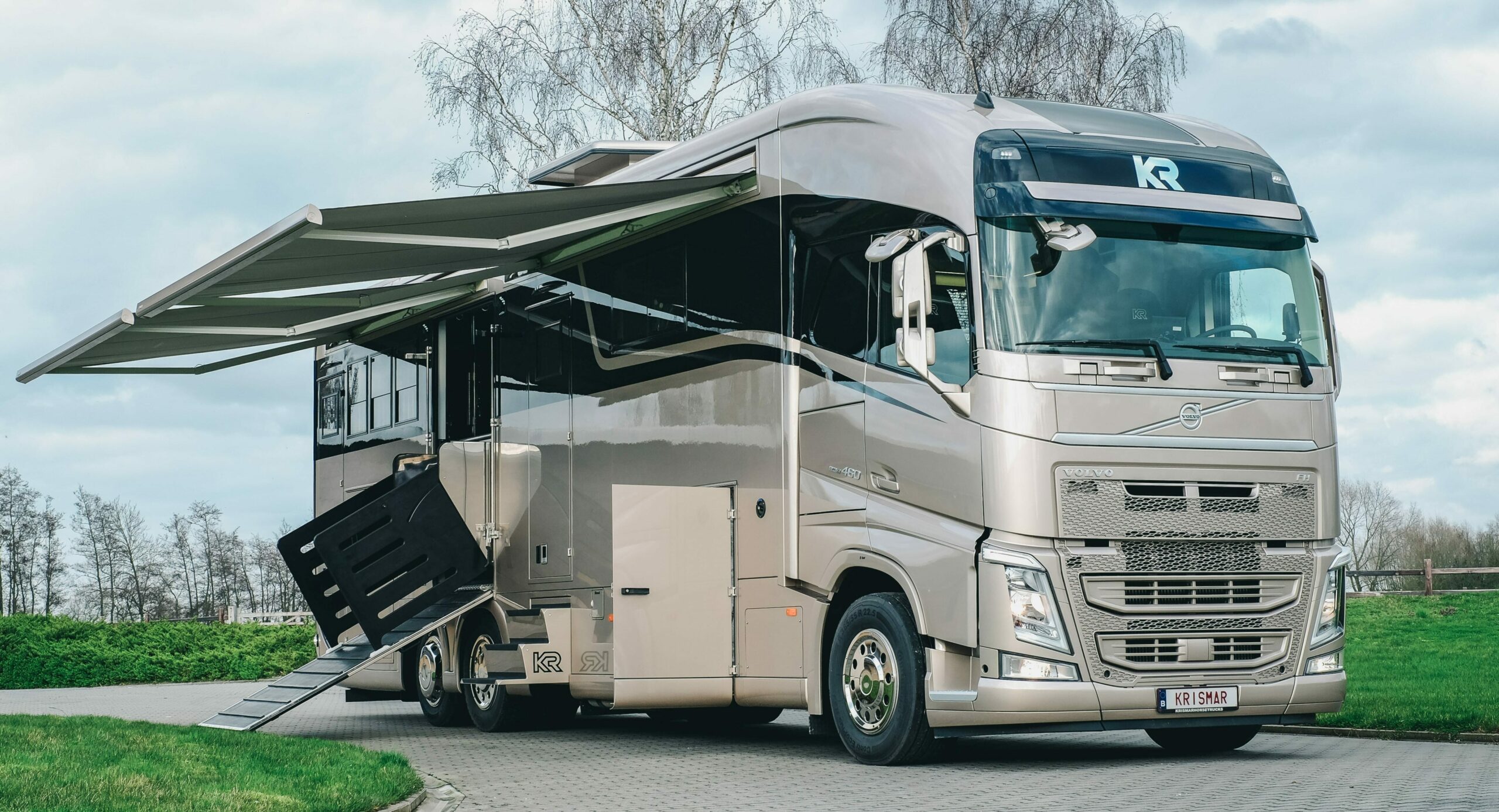 Krismar horsetruck professional paardenvrachtwagenen