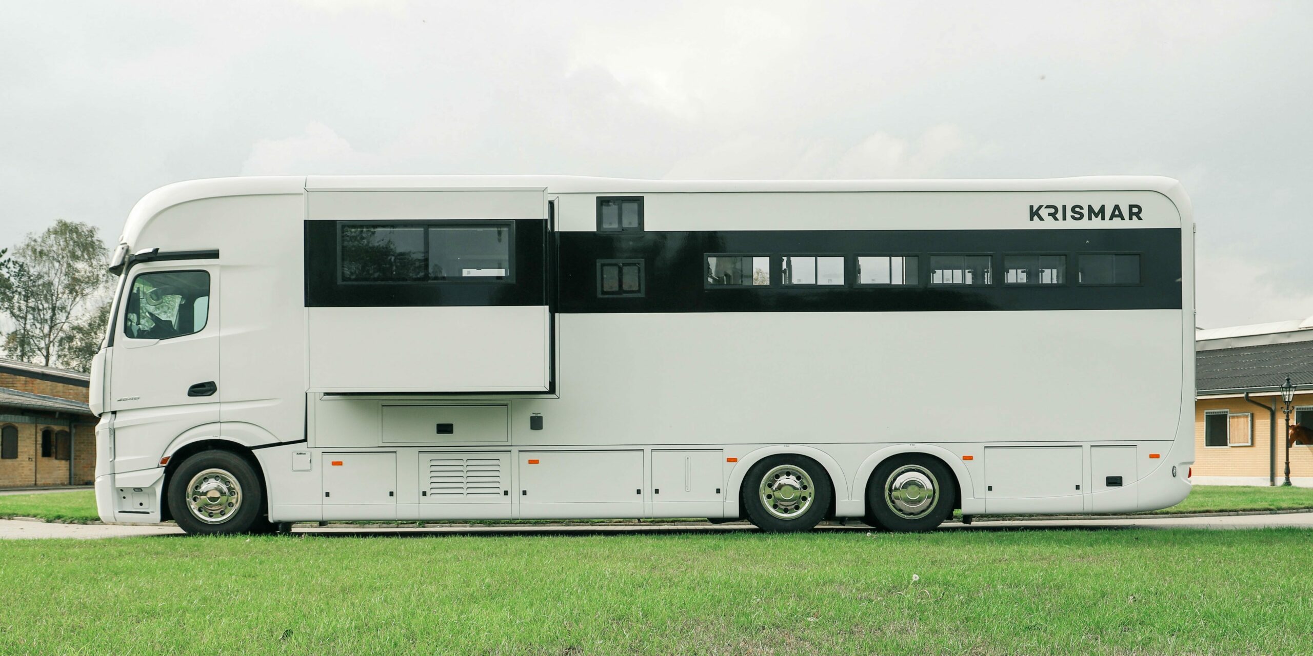 Krismar horsetruck professional paardenvrachtwagen