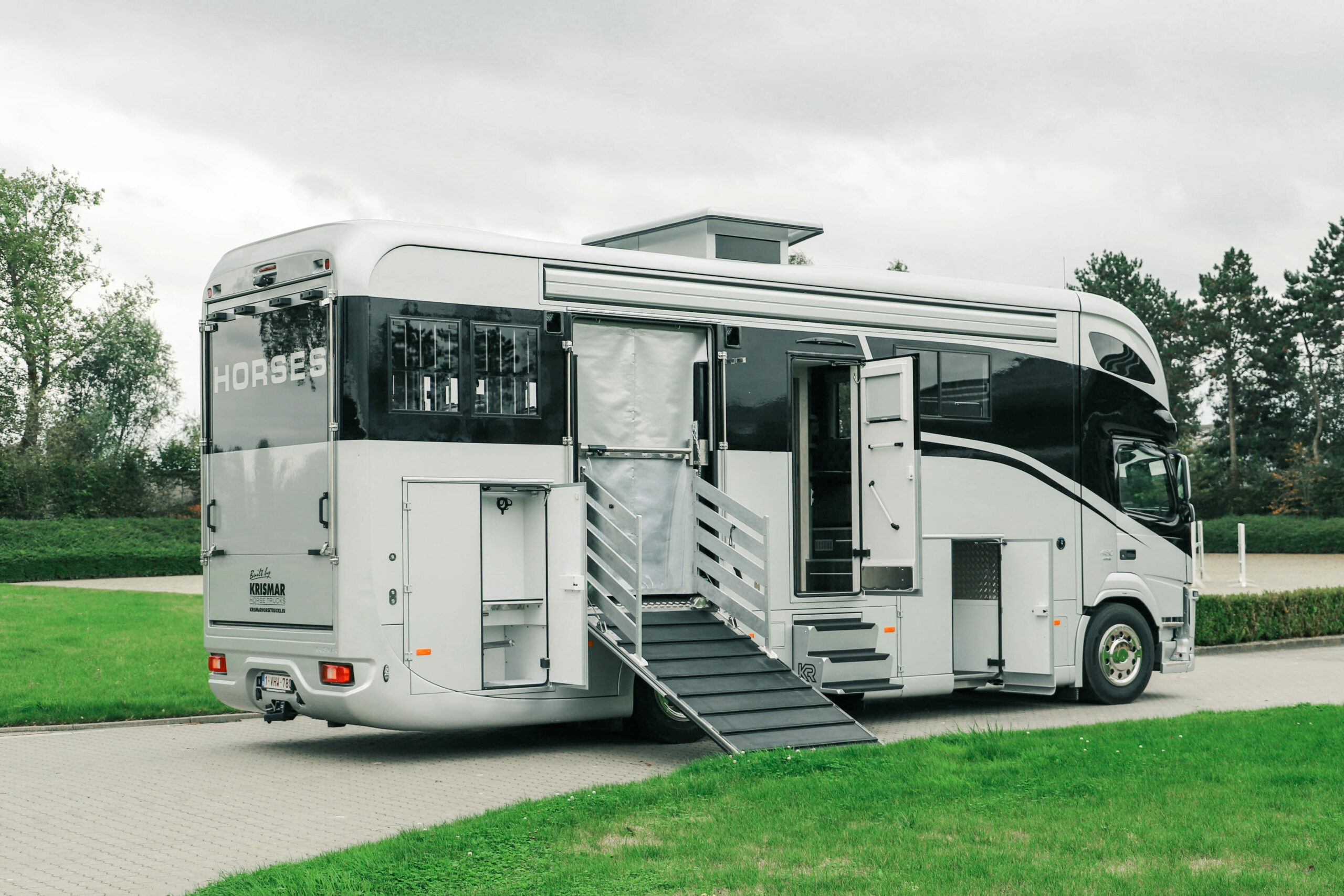 Krismar paardenvrachtwagen professional voor 4 paarden