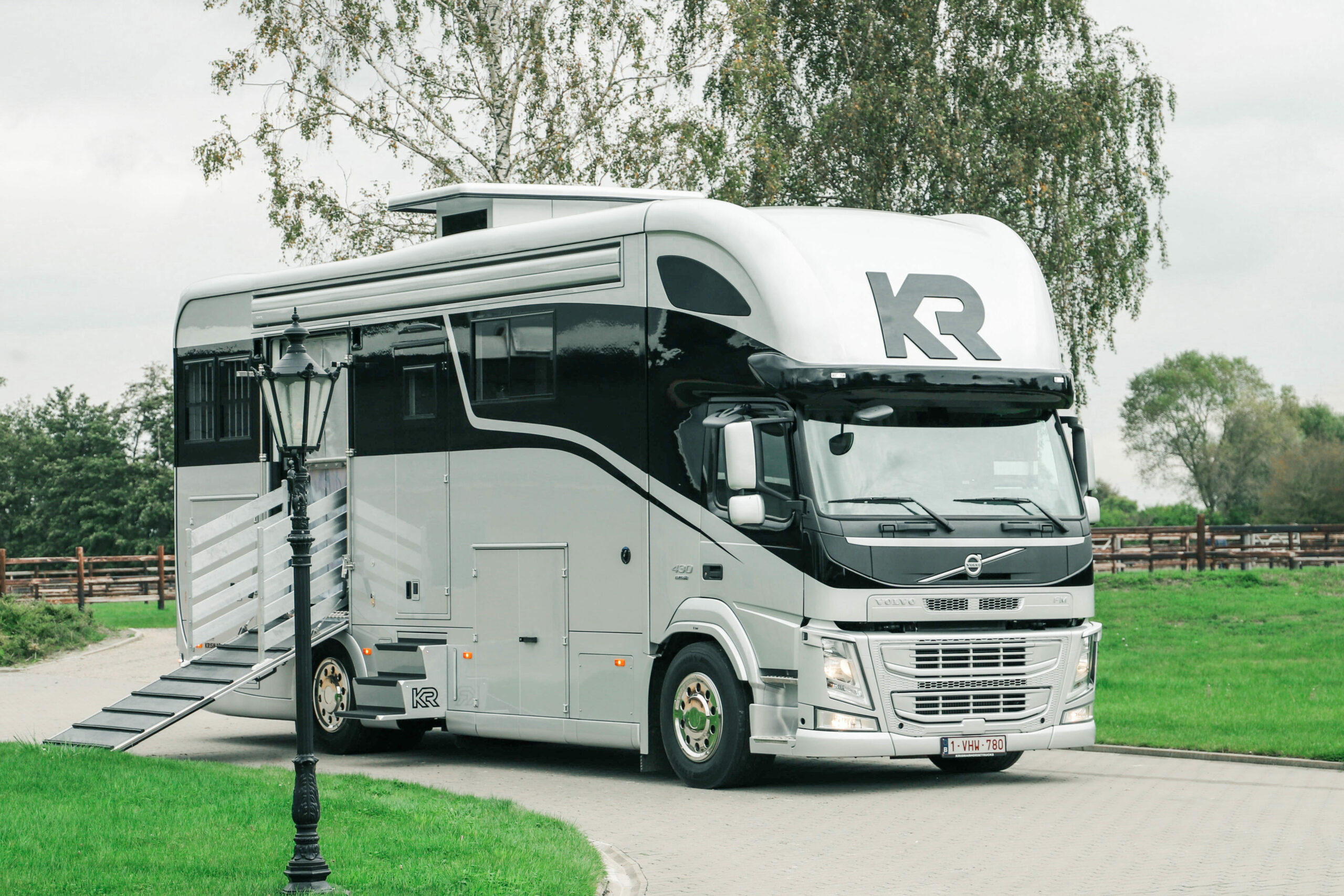 Krismar paardenvrachtwagen professional voor 4 paarden